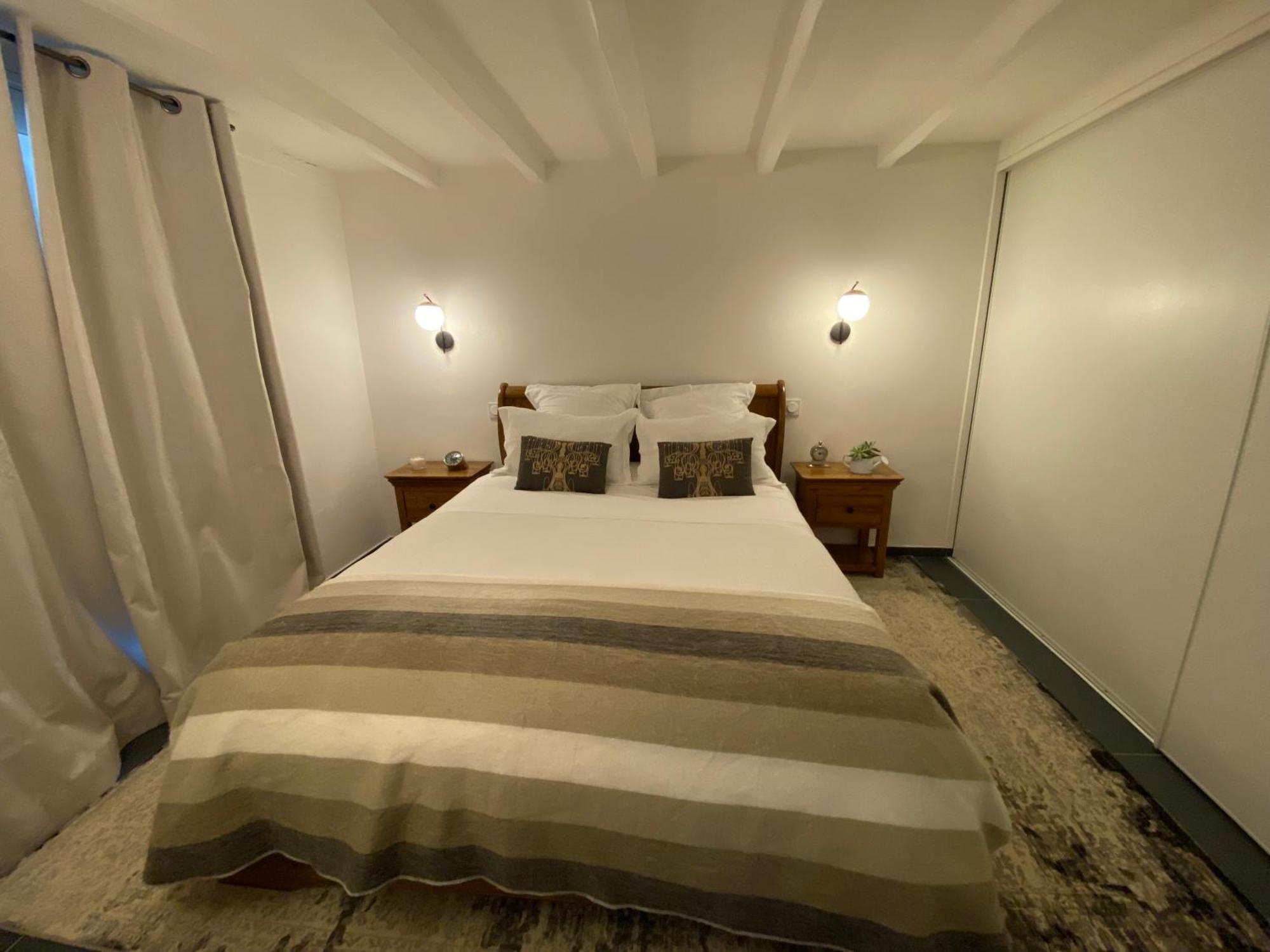 Appartement avec Piscine privée dans Résidence pour 6 personnes Uzès Esterno foto